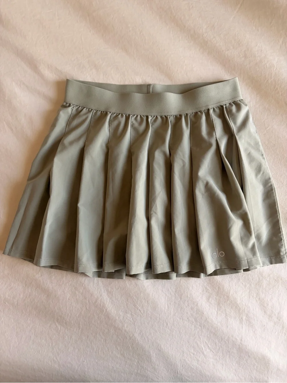Alo Women’s Light Green Pleated Active Skort